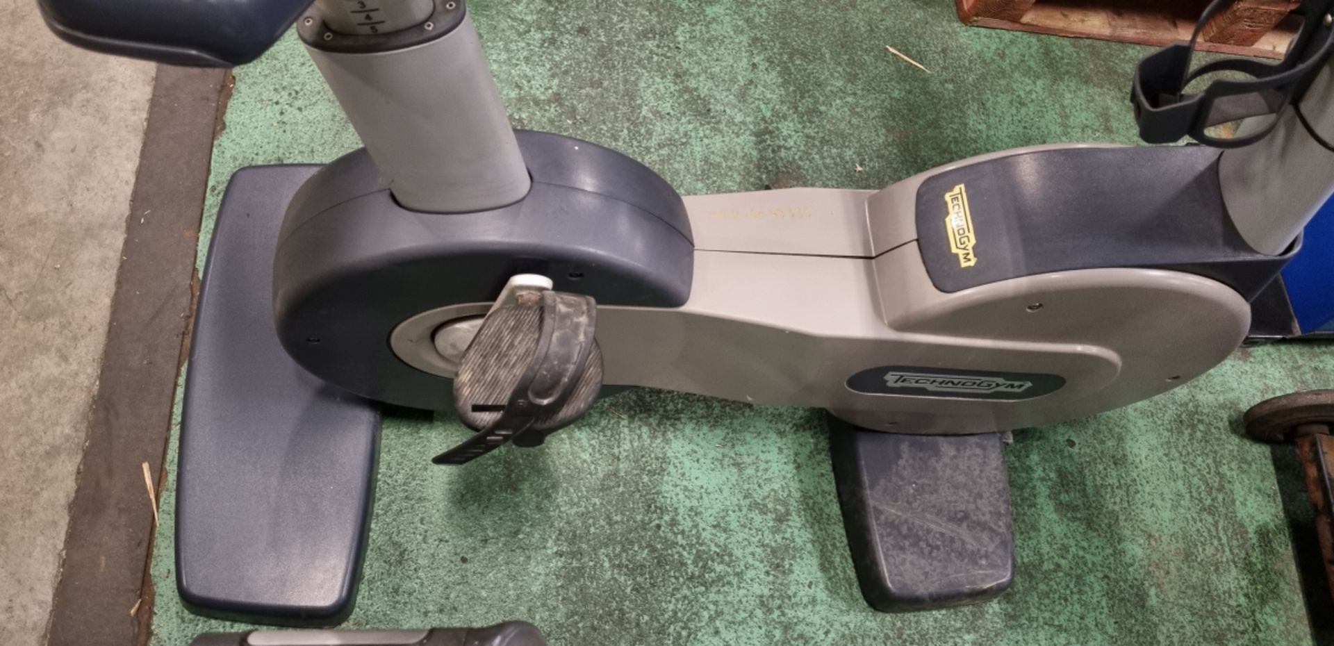 TechnoGym D4CS4LNA New Bike EXC 500 SP - L 2620 x W 600 x H 1340mm - Image 4 of 5