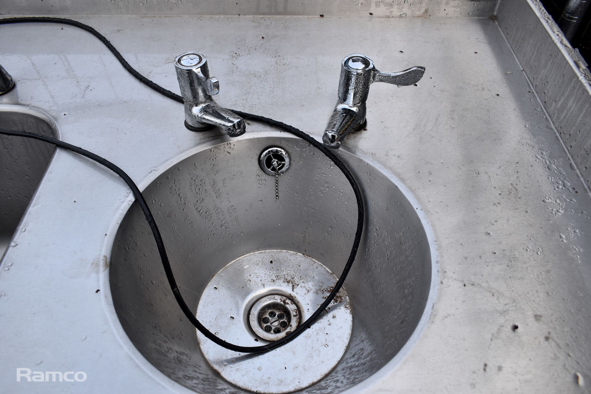Stainless steel sink unit with wash basin - W 1700 x D 760 x H 1000mm - Image 3 of 3