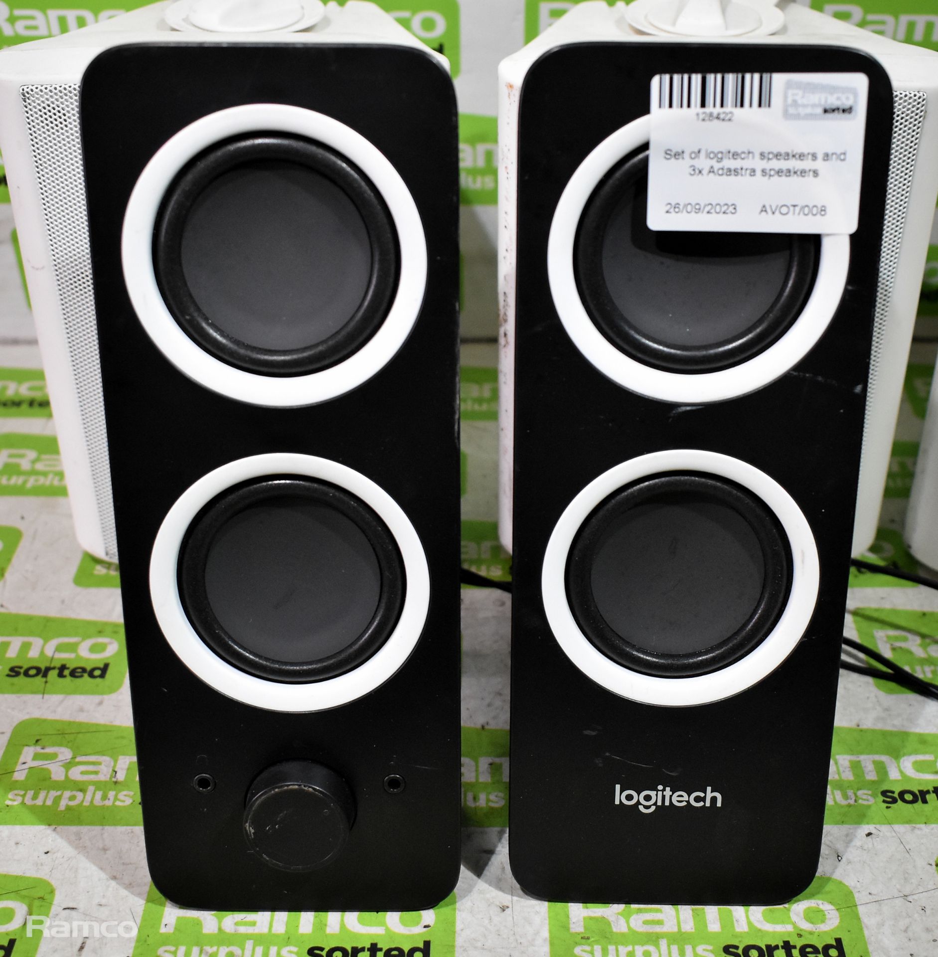 Pair of Logitech Z200 multimedia speakers and 3x Adastra 952.830UK speakers - Bild 2 aus 5