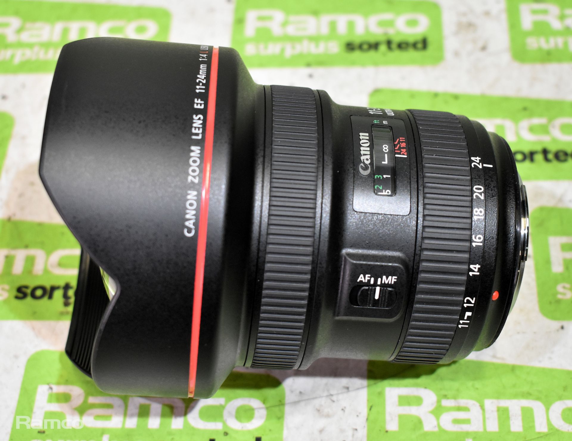 Canon Zoom lens EF 11-24mm F/4 L USM - 11-24mm Ultrasonic - lens cover, bag - Bild 3 aus 8