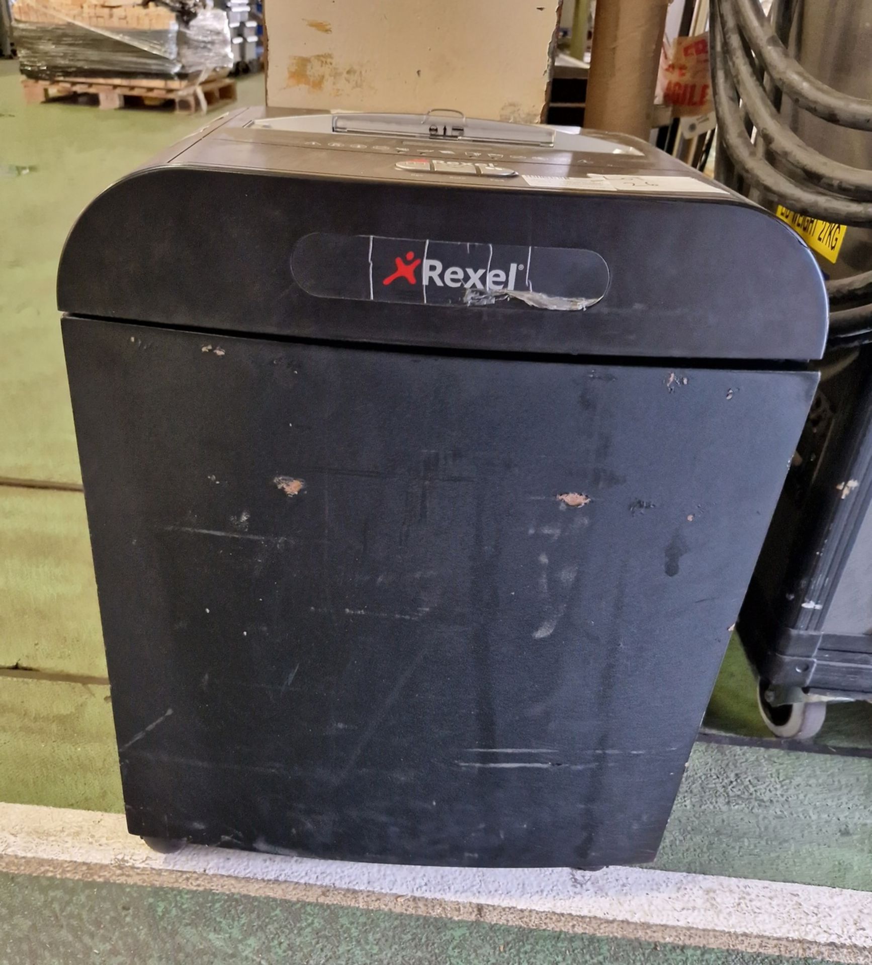 Rexel RDX1850 large paper shredder - 18 sheet capacity - MISSING MAIN ON/OFF BUTTON