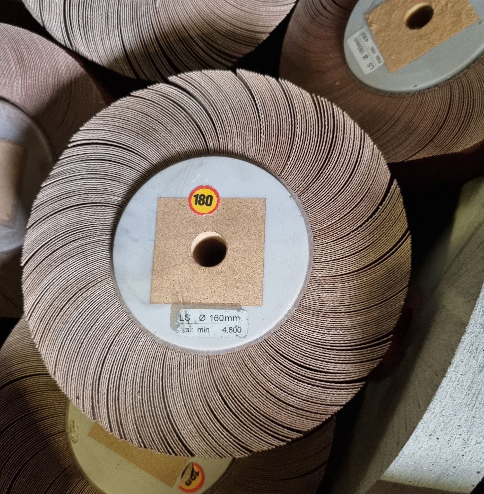 DIY consumables - 180 abrasive wheels and sandpaper - Image 3 of 3