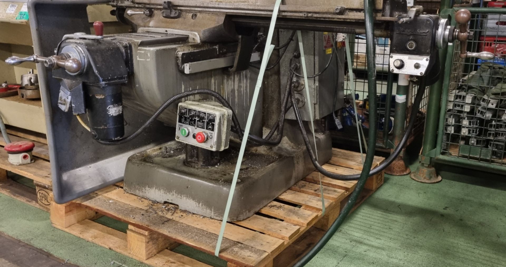 Bridgeport Series 1 HP2 milling machine - 3 phase - W 1470 x D 1700 x H 2250mm - MISSING DRO UNIT - Image 10 of 10