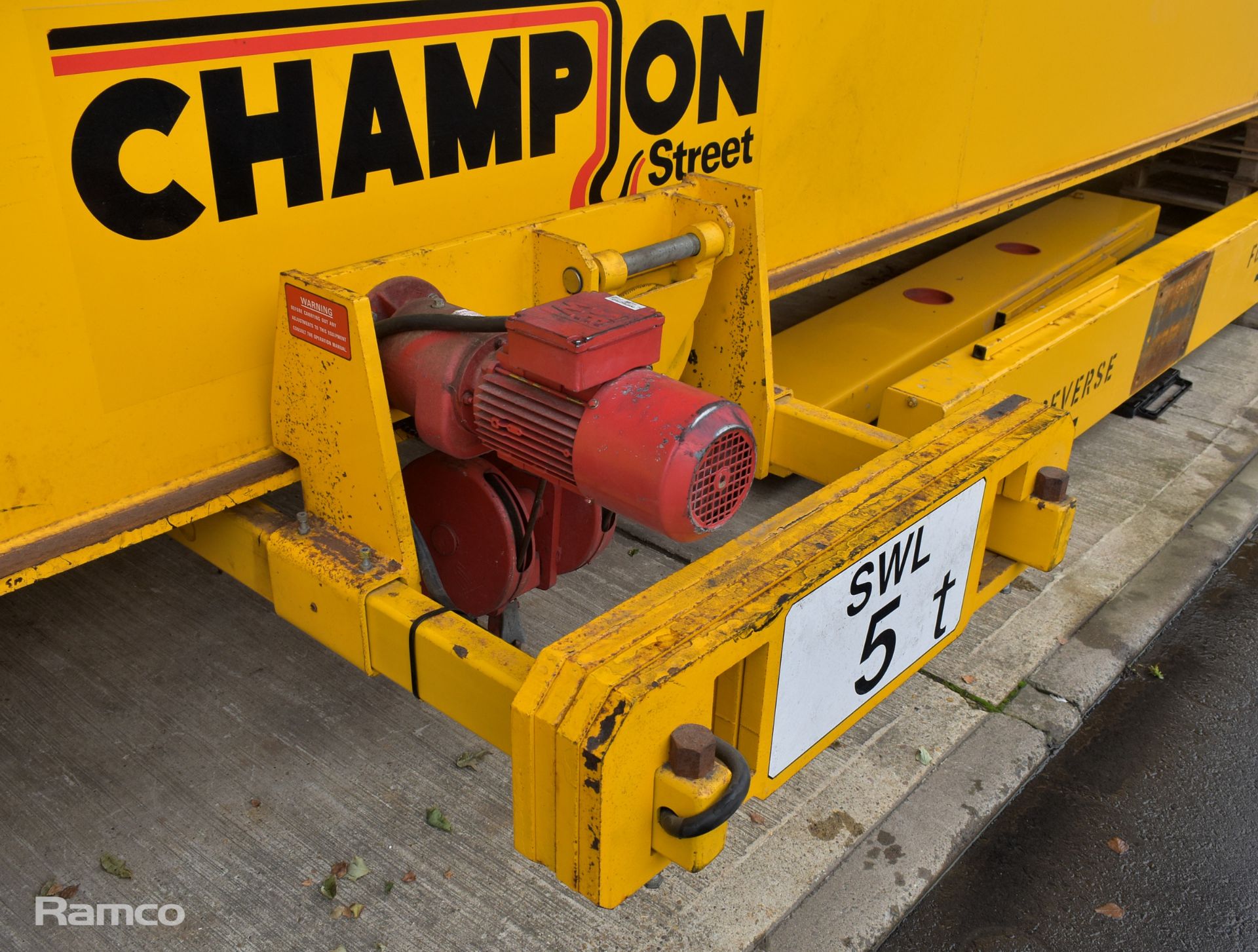 Street Crane Co Ltd overhead crane assembly - 1993 - S.W.L: 5 tonnes - Main beam L 15.5m x D 1.3m - Image 10 of 18