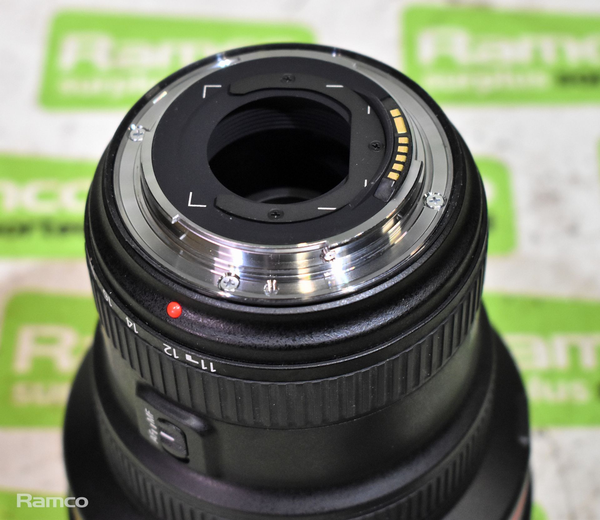 Canon Zoom lens EF 11-24mm F/4 L USM - 11-24mm Ultrasonic - lens cover, bag - Bild 8 aus 8
