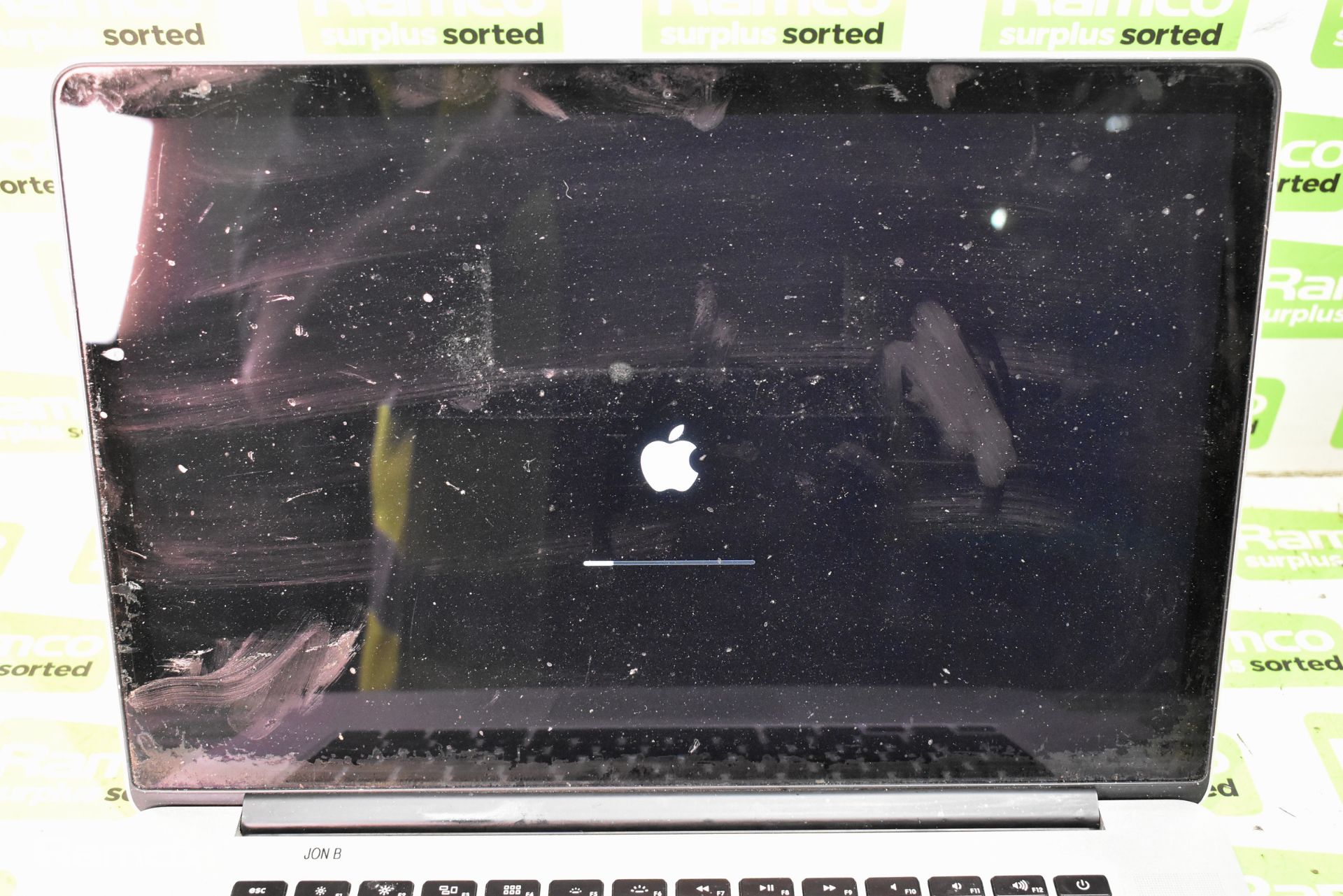 Apple MacBook Pro 15 Inch A1398 (EMC 2881) - Serial No. C02NN39KG3QP - 4870HQ i7 Quad Core 2.5GHz CP - Bild 3 aus 6