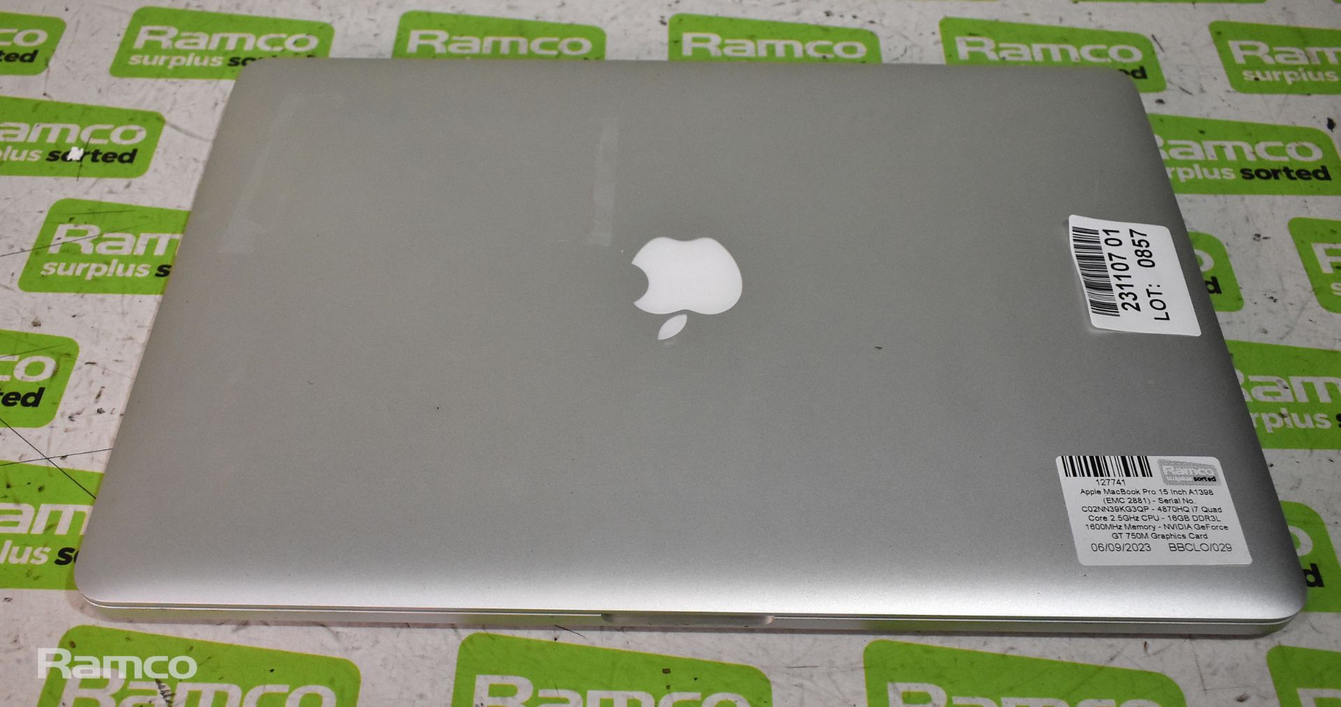 Apple MacBook Pro 15 Inch A1398 (EMC 2881) - Serial No. C02NN39KG3QP - 4870HQ i7 Quad Core 2.5GHz CP - Bild 5 aus 6