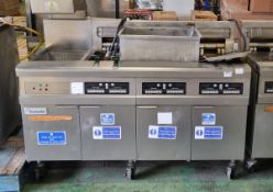 Frymaster FMRE 317CSD stainless steel 230 / 400V electric 3 well fryer and chip dump