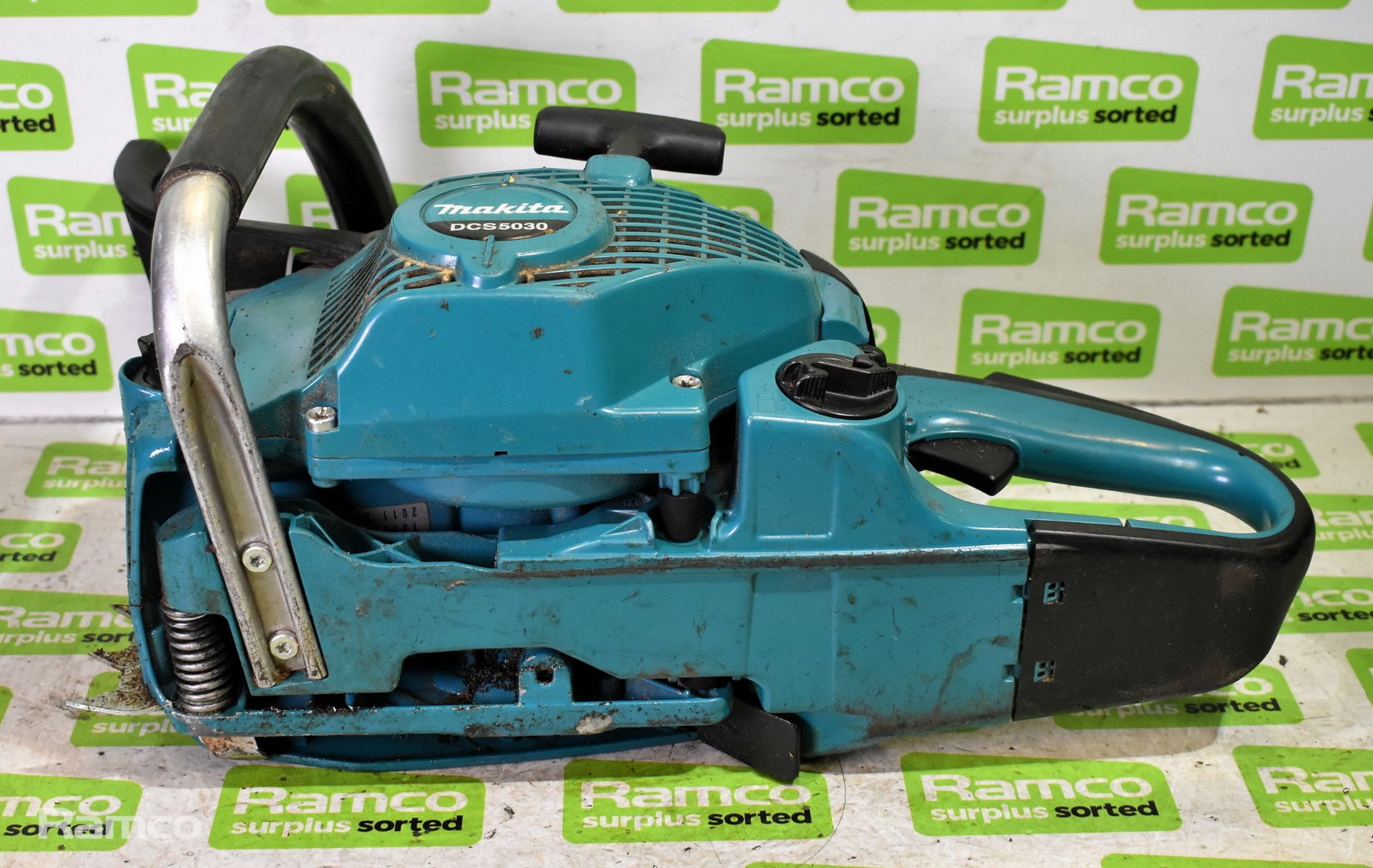 4x Makita DCS5030 50cc petrol chainsaws - BODIES ONLY - AS SPARES OR REPAIRS - Image 21 of 21
