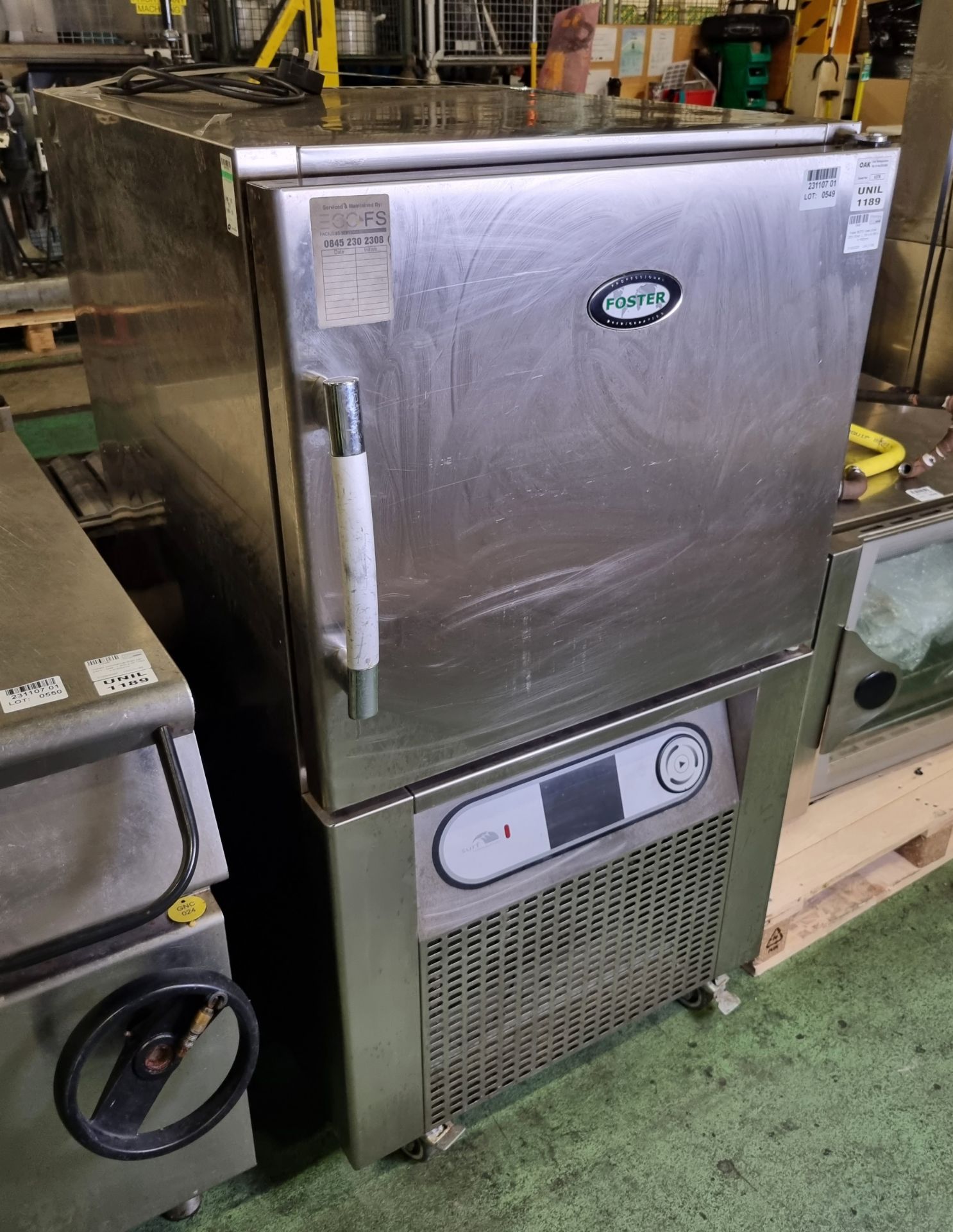 Foster BCF21 blast chiller - 230V 50Hz - L 700 x W 860 x H 1690mm - Image 2 of 3