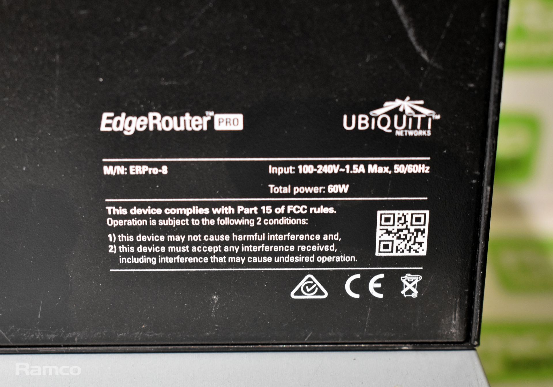 Ubiquiti ERPro-8 EdgeRouter Pro 6 port broadband router, 3x ASUS RS100-E7/PI2 slim and compact 1U - Bild 5 aus 6