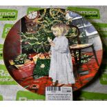 Coalport - Christmas Angel - by John Raynes limited edition fine bone china decorative plate