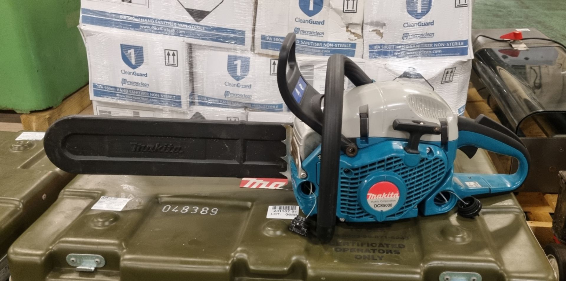 Makita DCS5000 chainsaw in green case with maintenance tools - L 800 x W 450 x H 320mm - Bild 5 aus 8