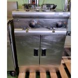 Lincat J12-A004 stainless steel electric twin deep fat fryer - W 600 x D 620 x H 980 mm