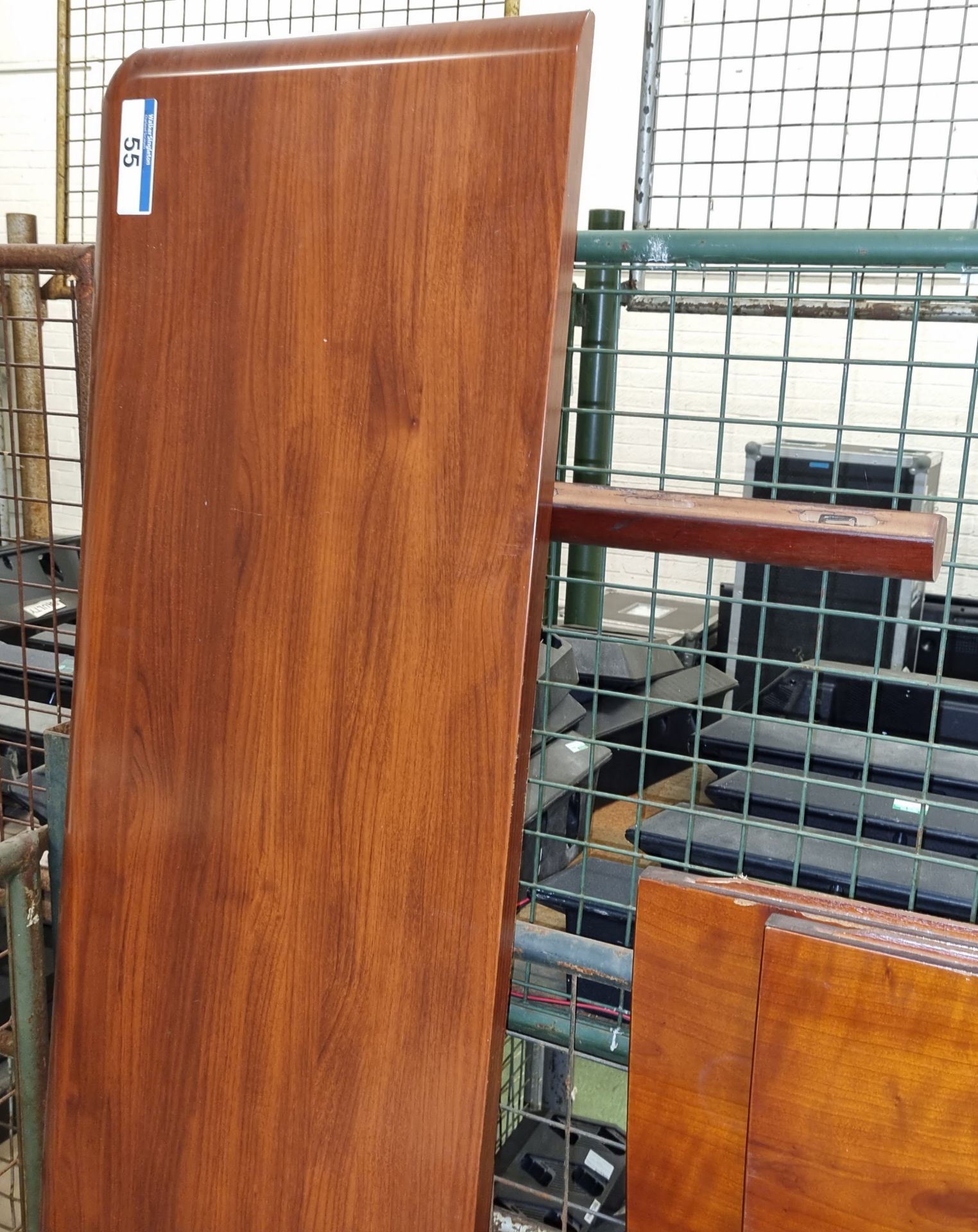 Rosewood 3 part sectional boardroom table on pedestal - L 2900 x W 1300mm & 2x Rosewood 4 door board - Bild 2 aus 6