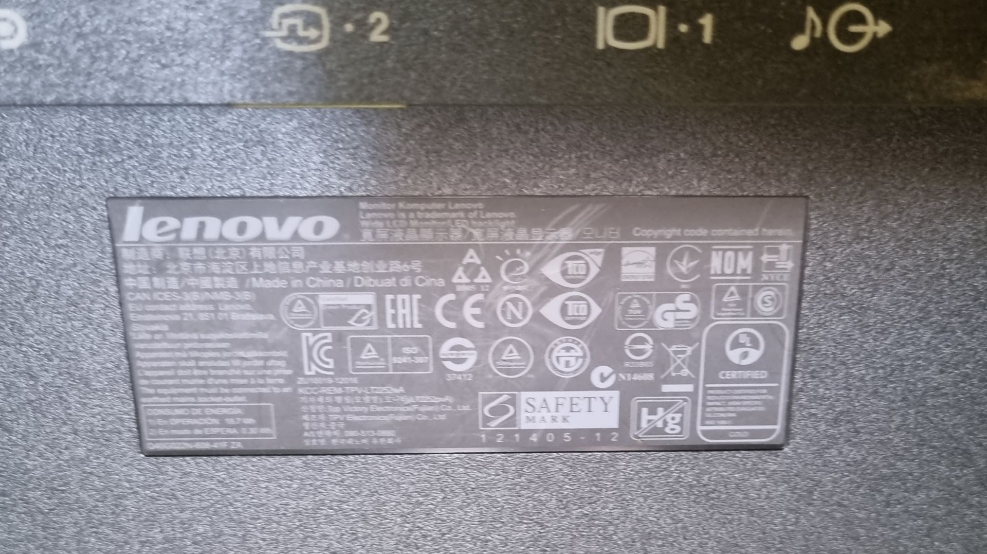 10x Lenovo ThinkVision 22 inch computer monitors - Image 4 of 4