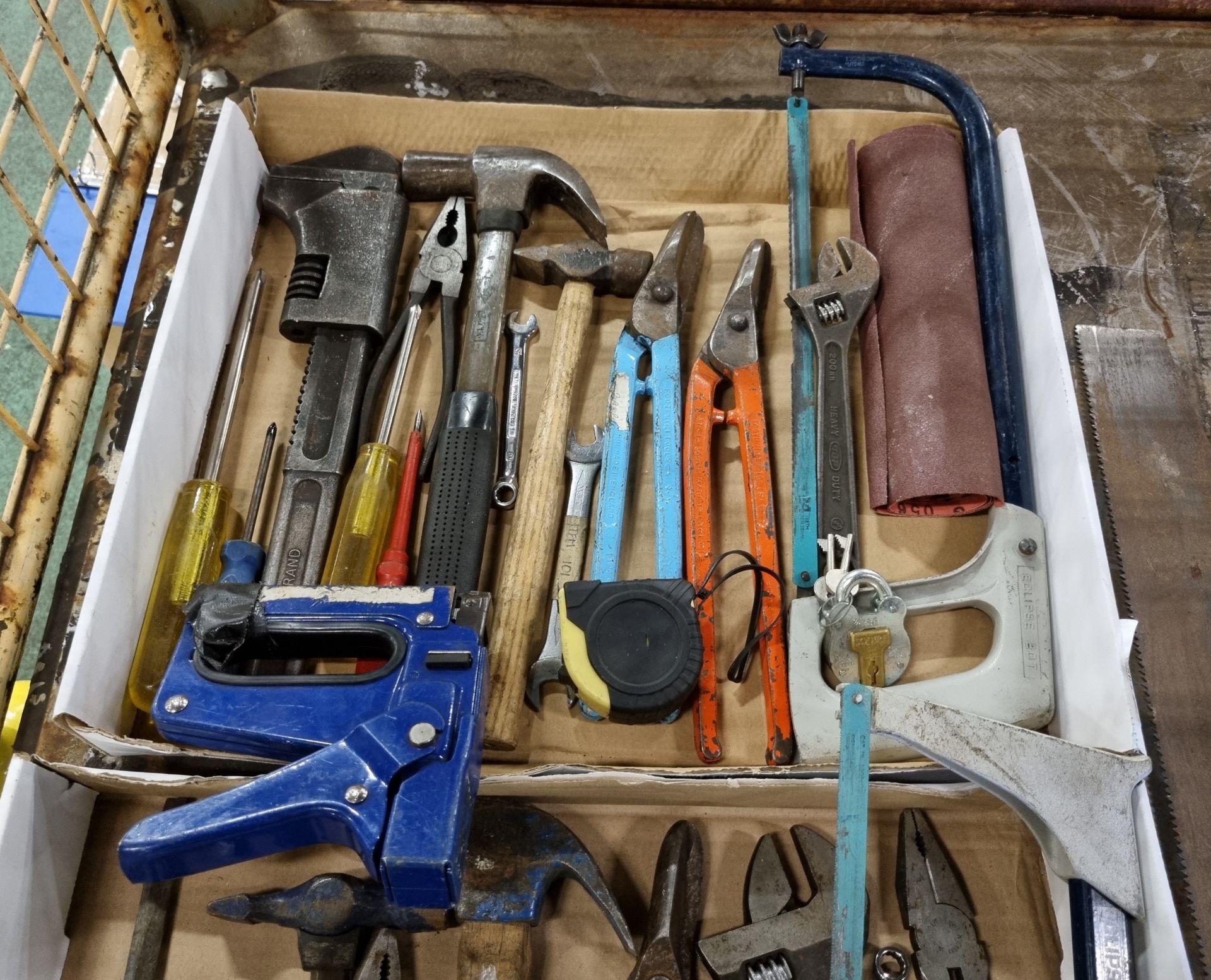 Hand tools - tin snips, hammers, screwdrivers, pliers, saws - Image 3 of 4