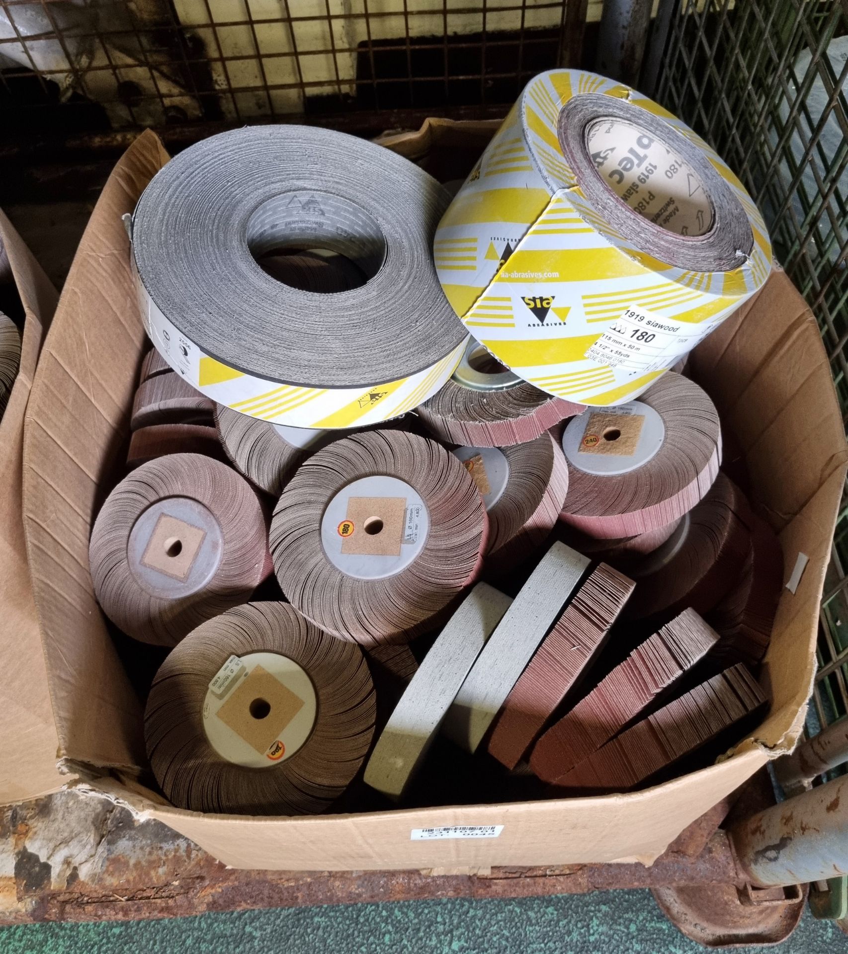 DIY consumables - 180 abrasive wheels and sandpaper - Image 2 of 3