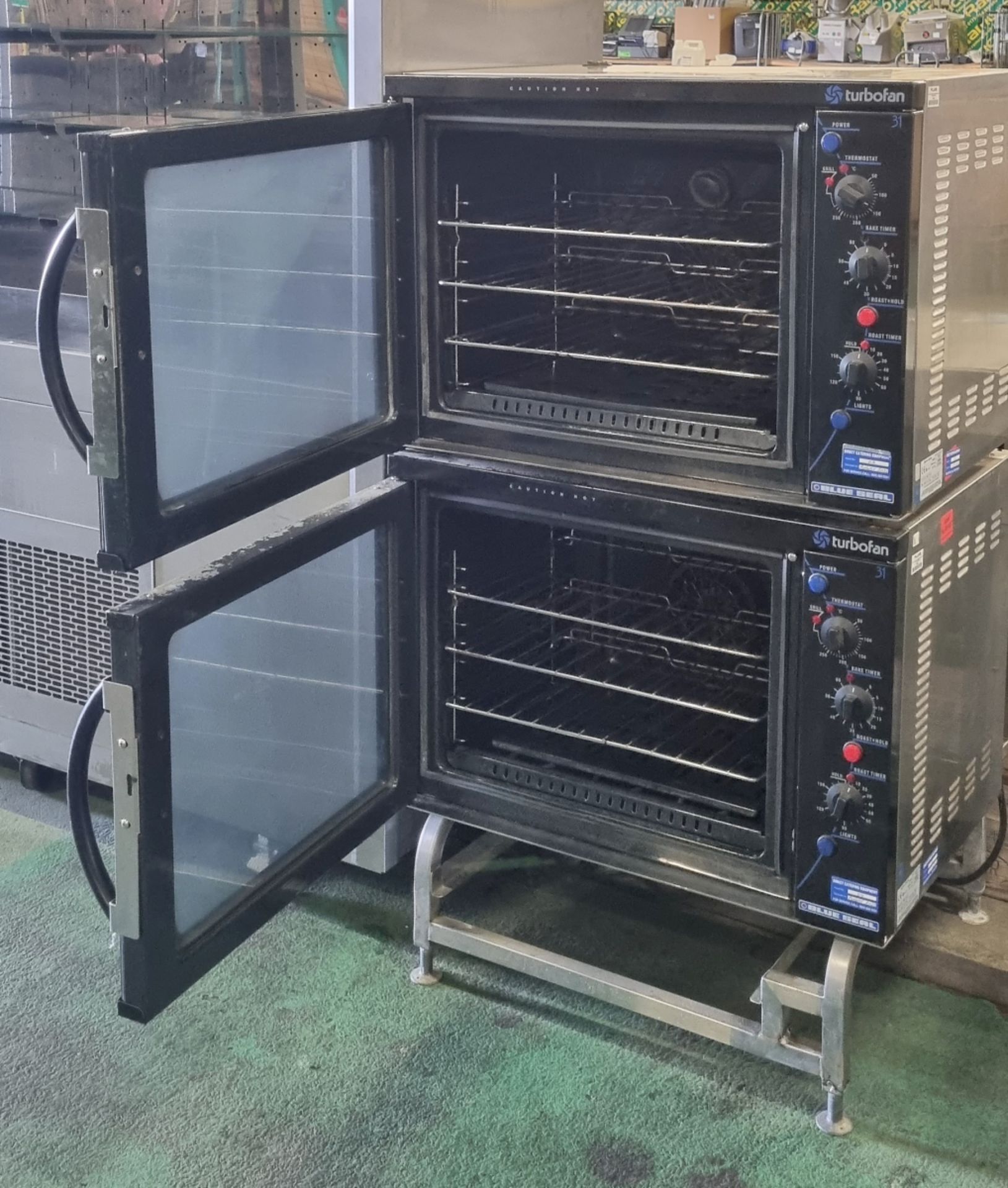 2x Blue Seal Turbofan E311 convection ovens with stand - W 800 x D 640 x H 1420mm - Bild 3 aus 6