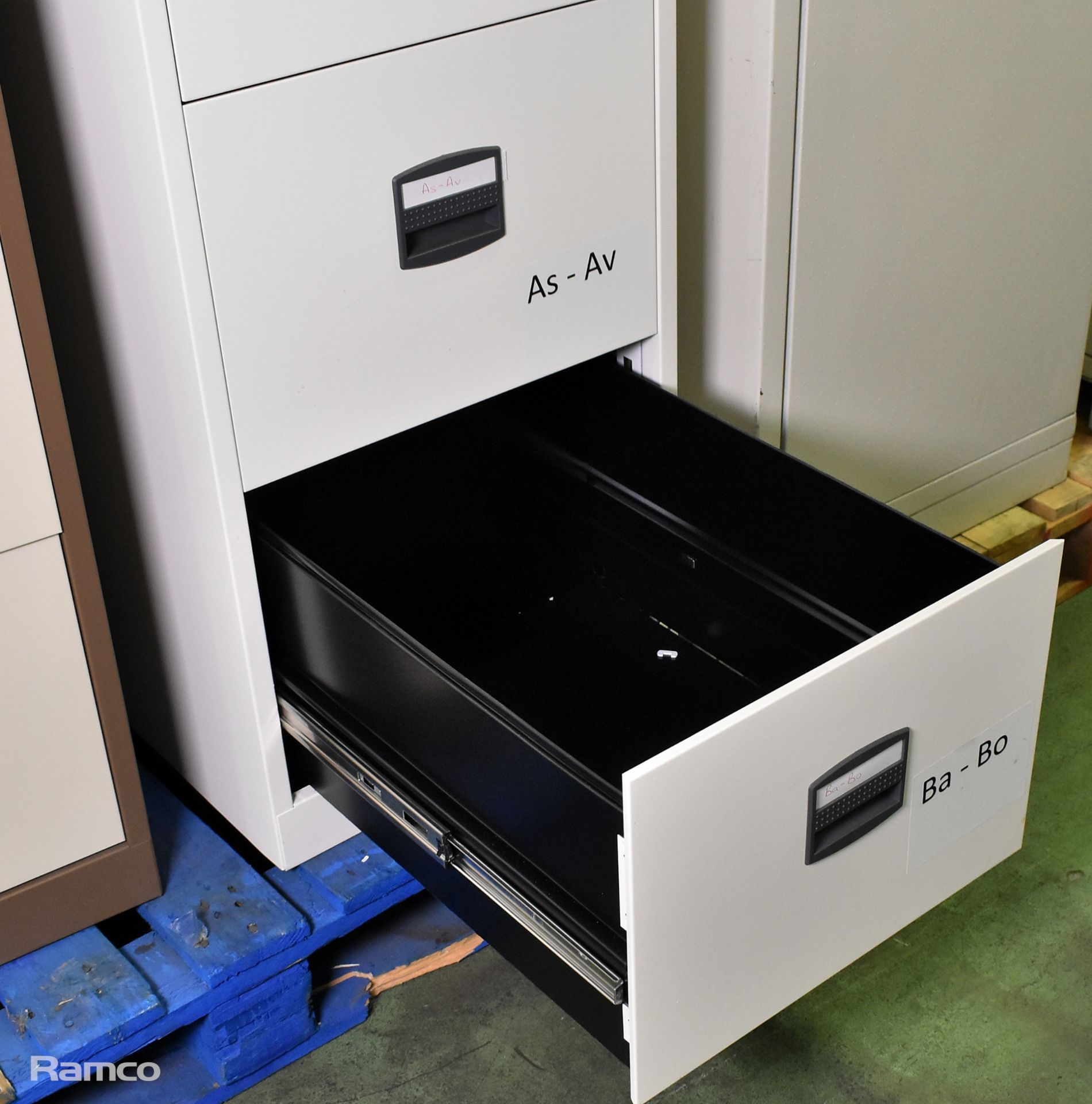 Dams 4 drawer light grey filing cabinet - no keys - W 470 x 630 x H 1320mm - Bild 3 aus 4