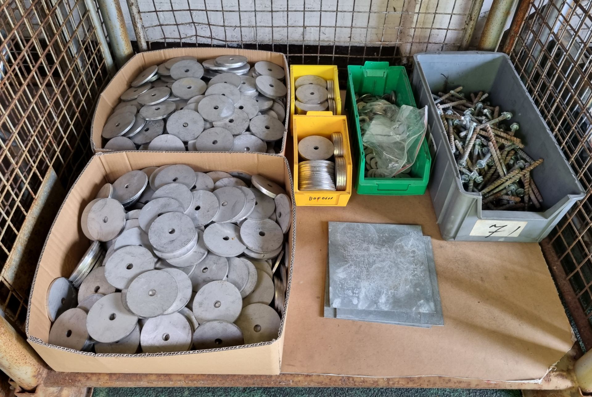 Fasteners - Large screwbolt, washers, spacer washers, galvanized plate - Bild 2 aus 6