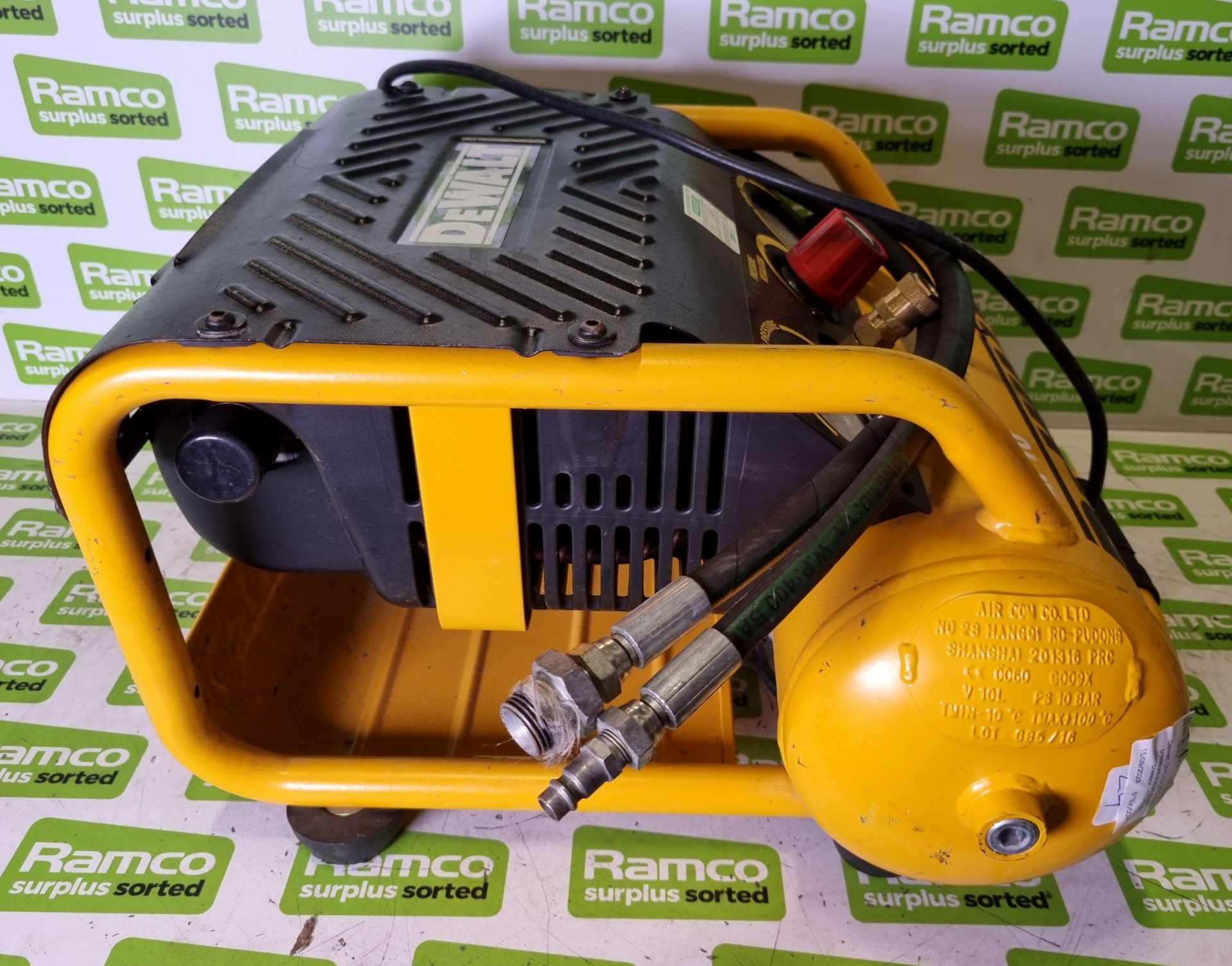 Dewalt DPC10QTC mid pressure super quiet compressor - 1100 W - Bild 2 aus 4