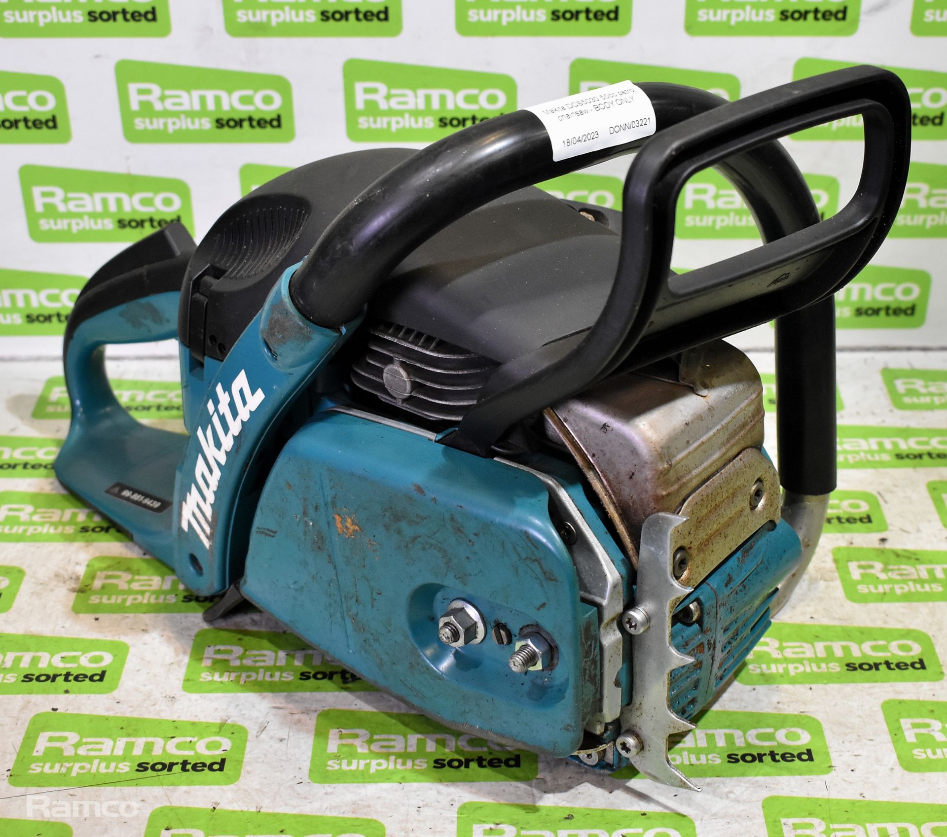 4x Makita DCS5030 50cc petrol chainsaws - BODIES ONLY - AS SPARES OR REPAIRS - Image 8 of 22