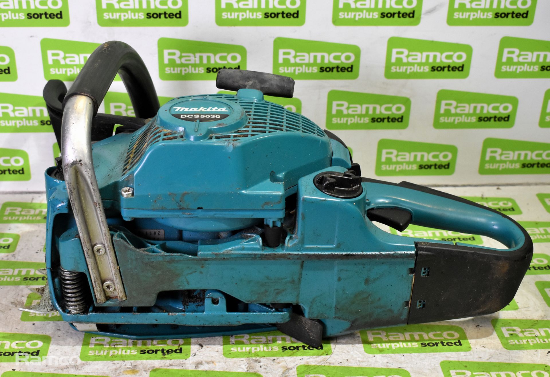 4x Makita DCS5030 50cc petrol chainsaws - BODIES ONLY - AS SPARES OR REPAIRS - Image 11 of 21