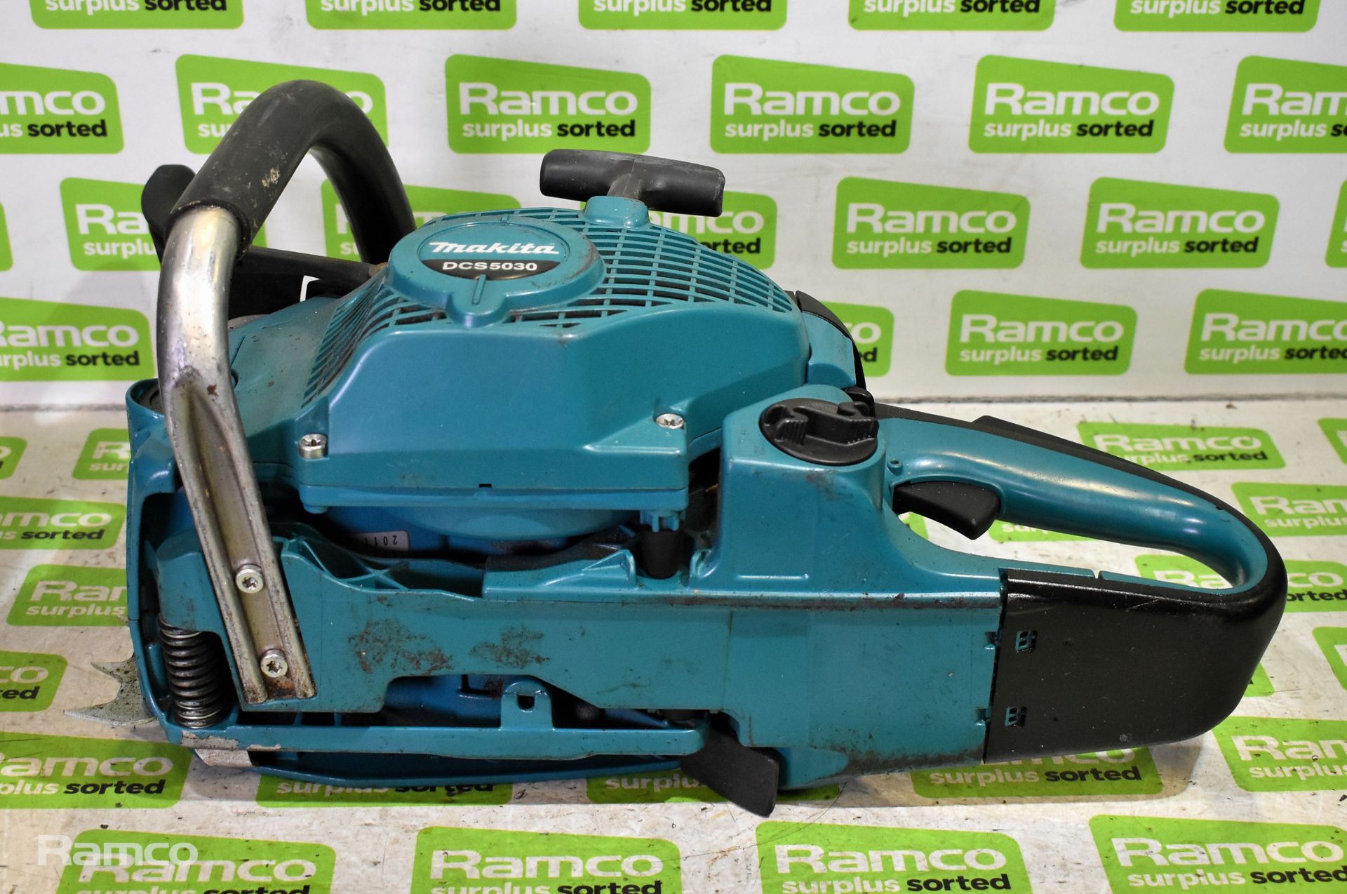 4x Makita DCS5030 50cc petrol chainsaws - BODIES ONLY - AS SPARES OR REPAIRS - Image 22 of 22