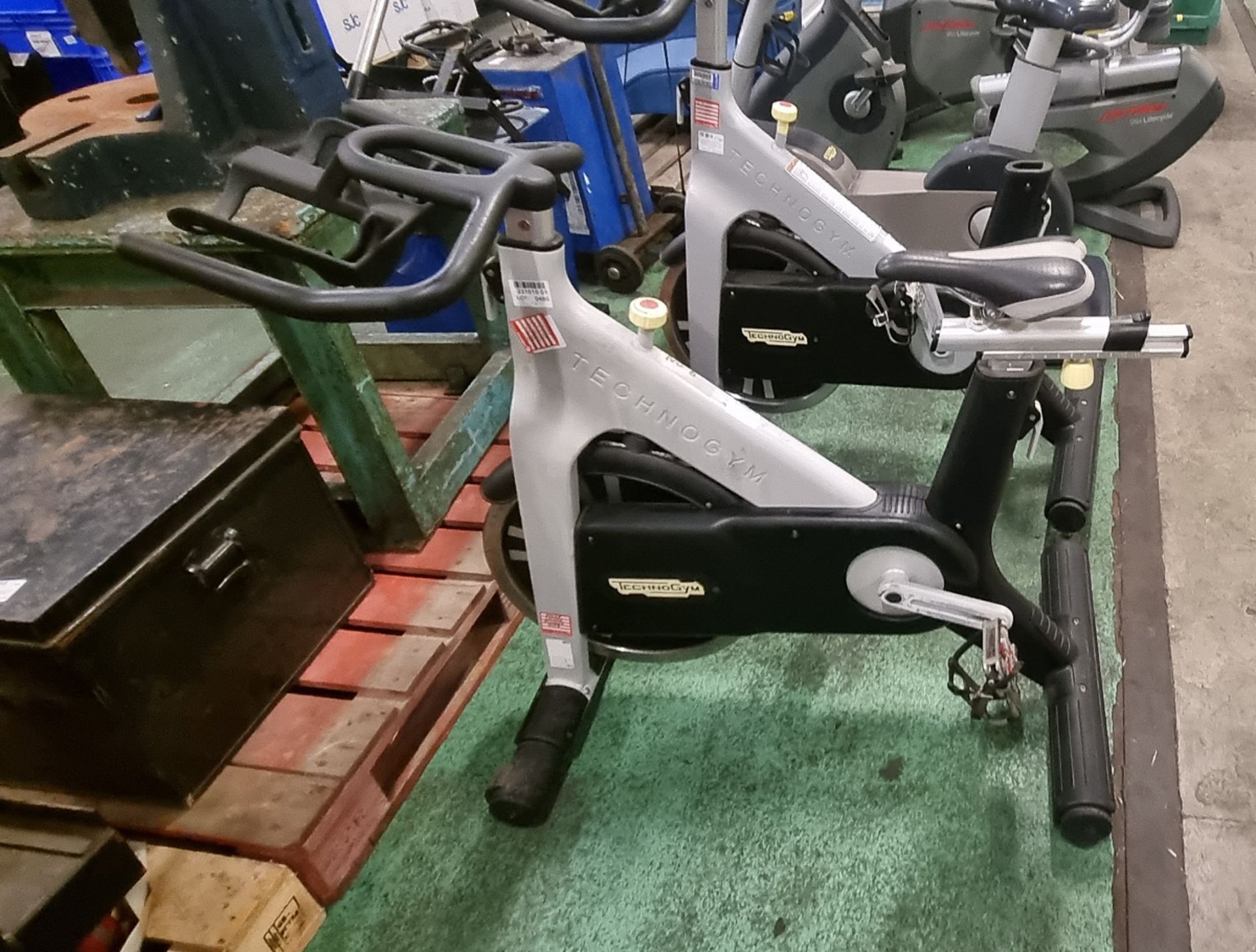 TechnoGym Group Cycle D91PBNE0 spin bike - L 1171 x W 589 x H 1047mm - Image 2 of 2