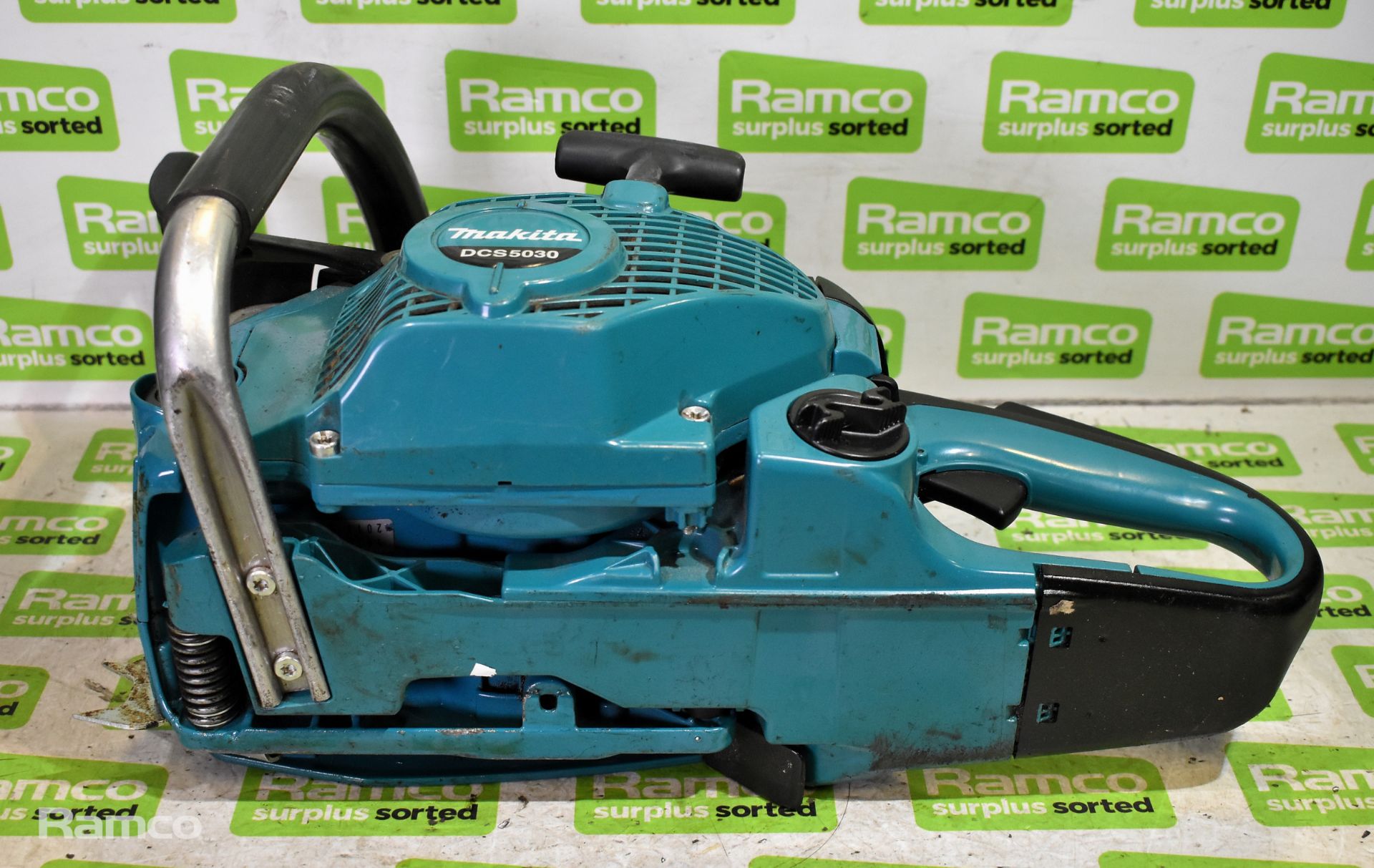 4x Makita DCS5030 50cc petrol chainsaws - BODIES ONLY - AS SPARES OR REPAIRS - Image 17 of 22