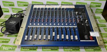 Yamaha MG16/4 analog mixing console