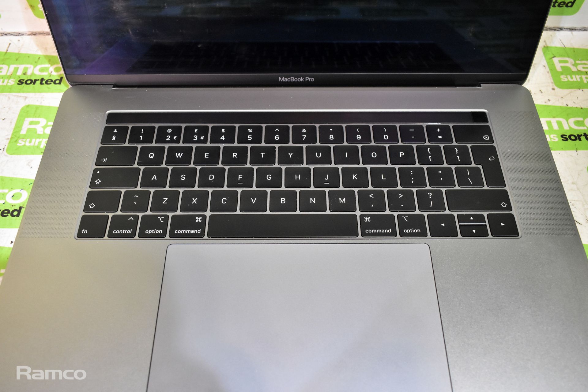 4x Apple MacBook Pros - full details in the description - Bild 4 aus 24