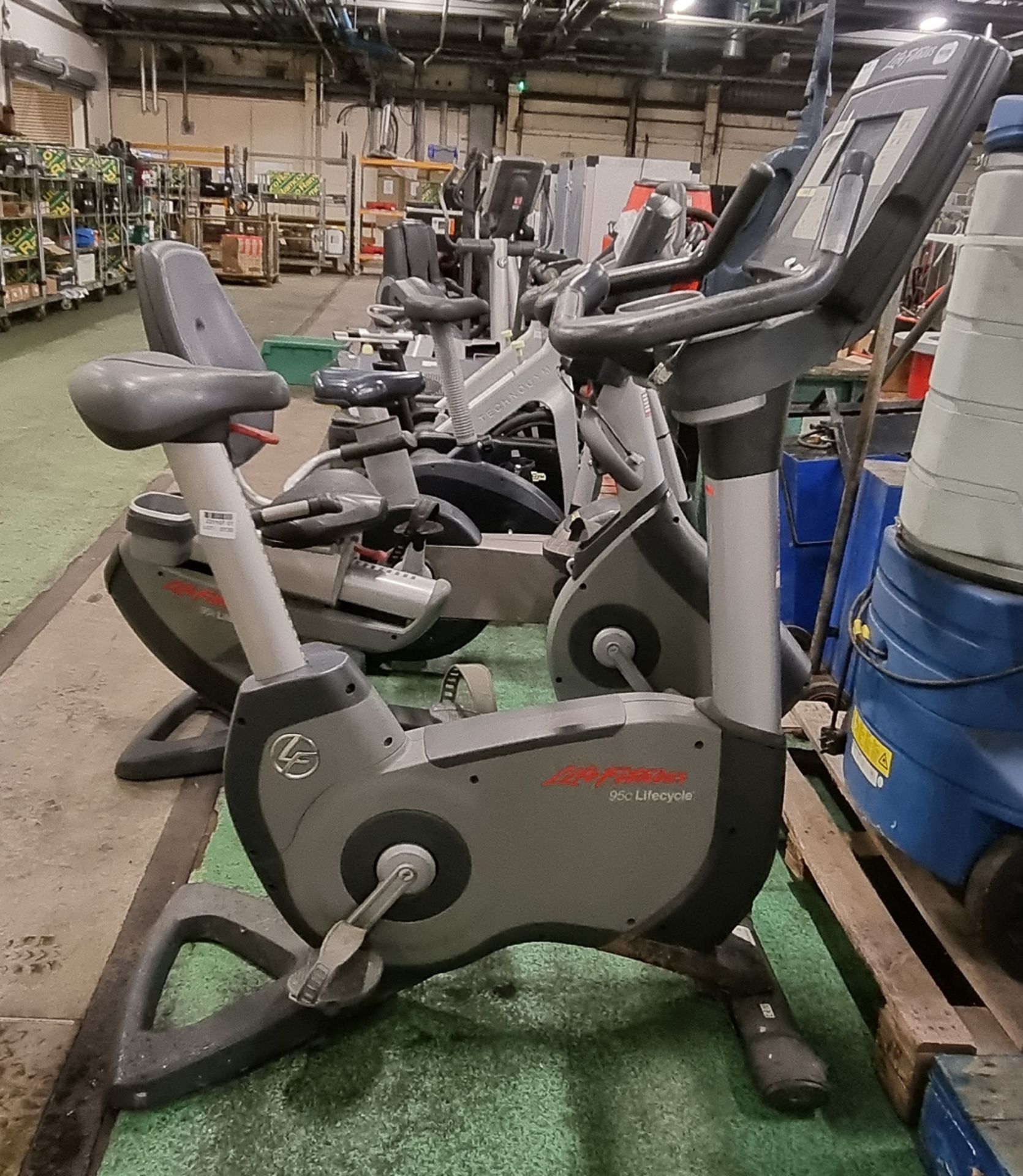 Life Fitness 95C LifeCycle upright static bike - W 1110 x D 540 x H 1520mm