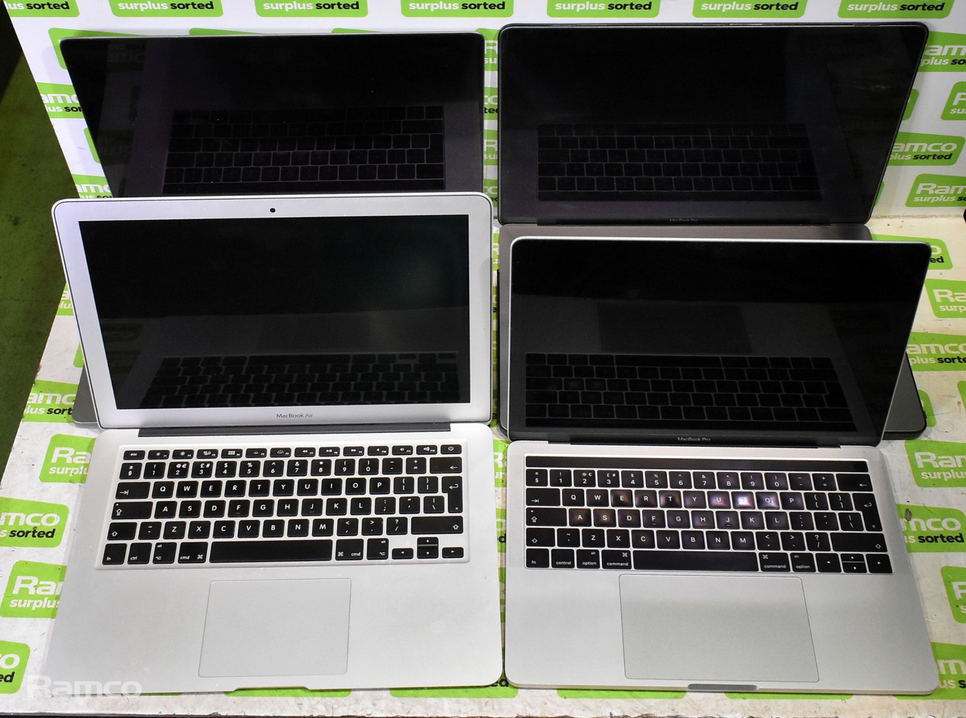 4x Apple MacBook Pros - full details in the description - Bild 2 aus 26