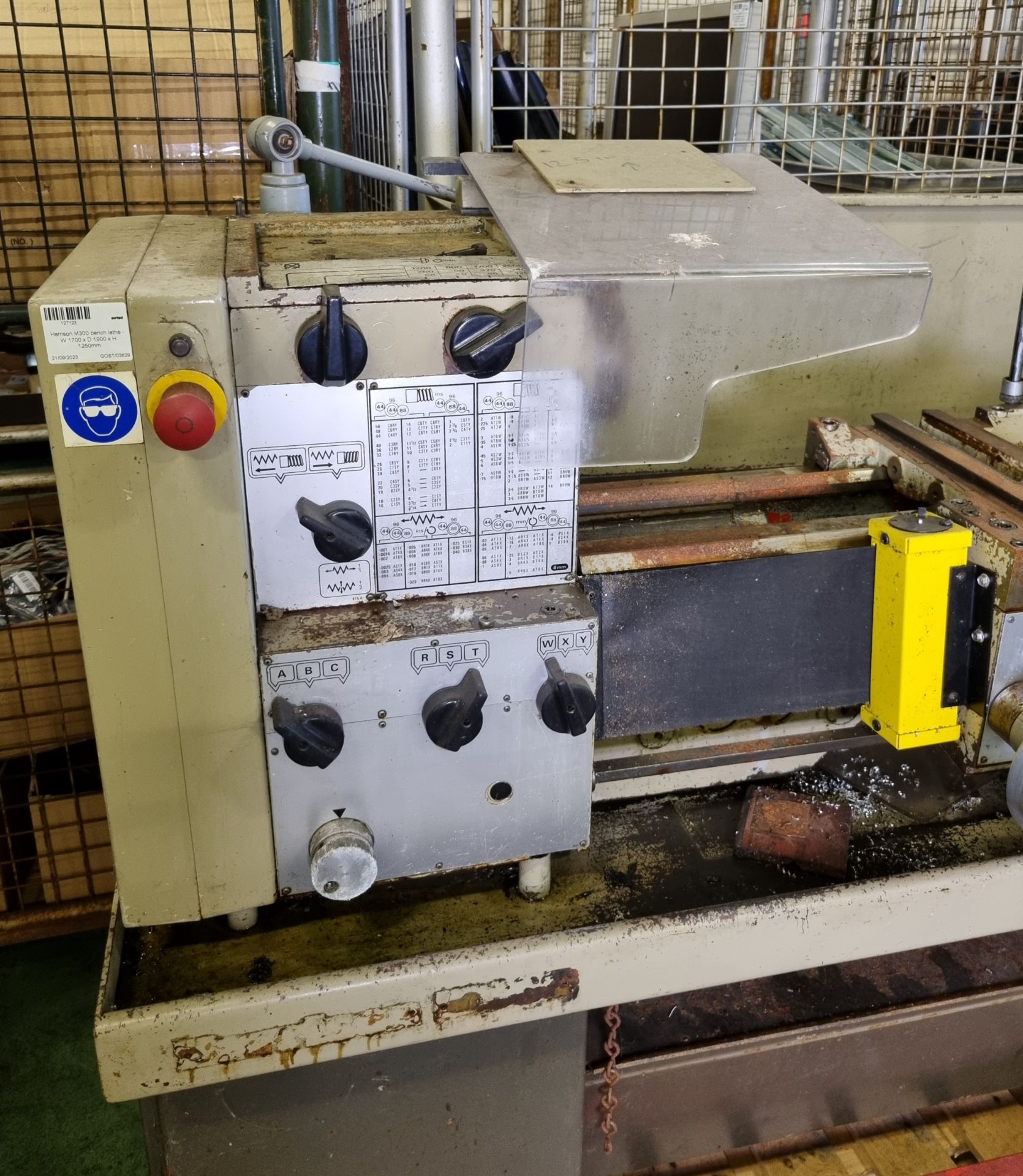 Harrison M300 bench lathe - W 1700 x D 1900 x H 1250mm - AS SPARES OR REPAIRS - Image 6 of 7