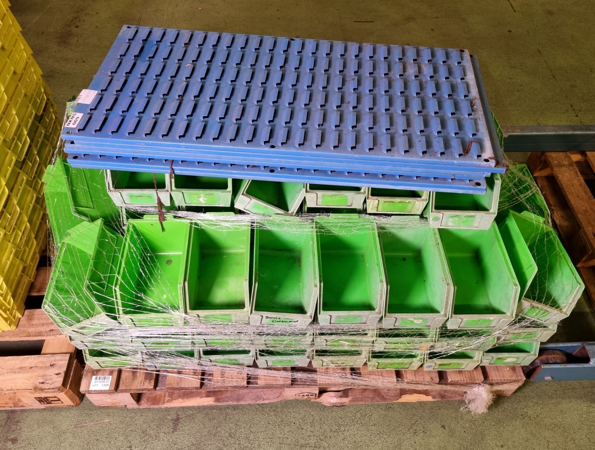 100x green linbins & 6 peg boards