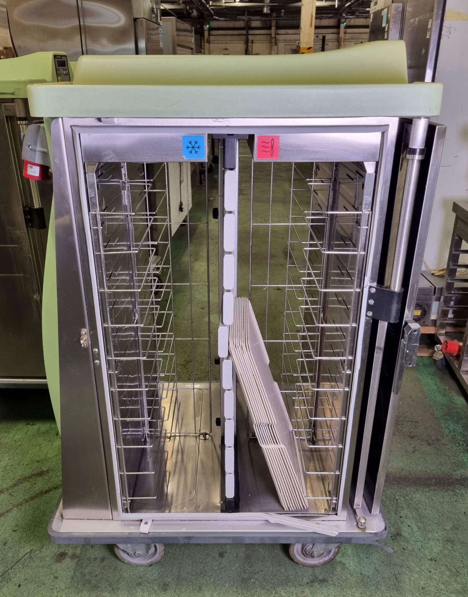 Burlodge RTS hot and cold tray delivery trolley - opens boths sides - W 800 x D 1100 x H 1500mm - Image 2 of 7