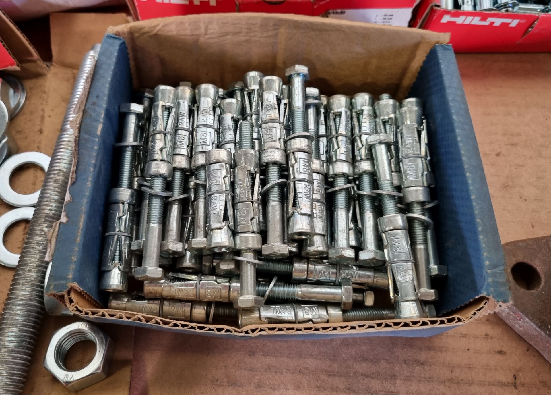 Workshop spares - pressure relief valves - air fittings - threaded bolts - Bild 5 aus 7