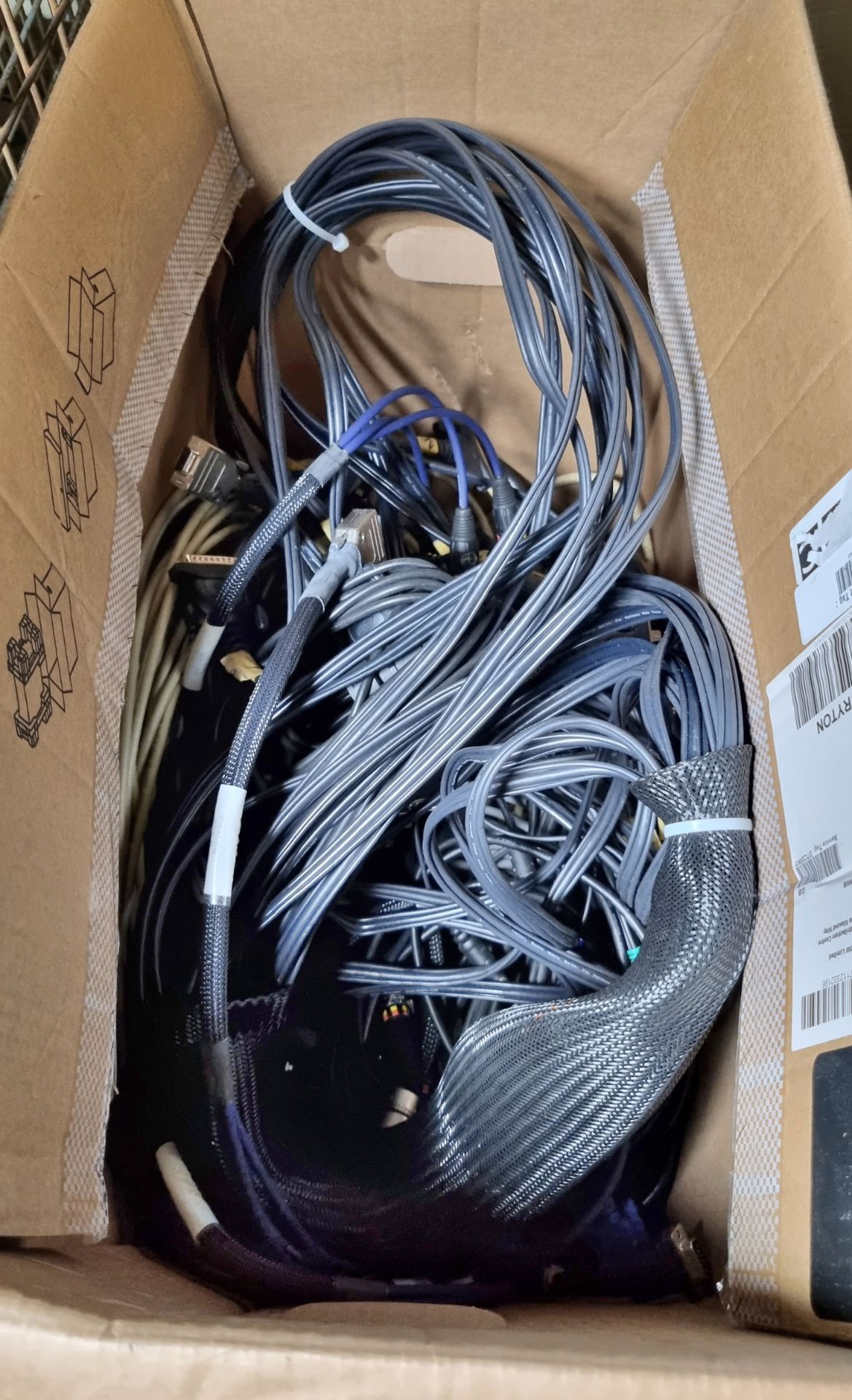 Assorted cables - VGA, Cat5, coaxial, audio and socapex - Image 4 of 5