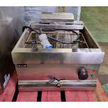 Lincat DF46 stainless steel counter top single tank twin basket 3 phase electric fryer - W 450