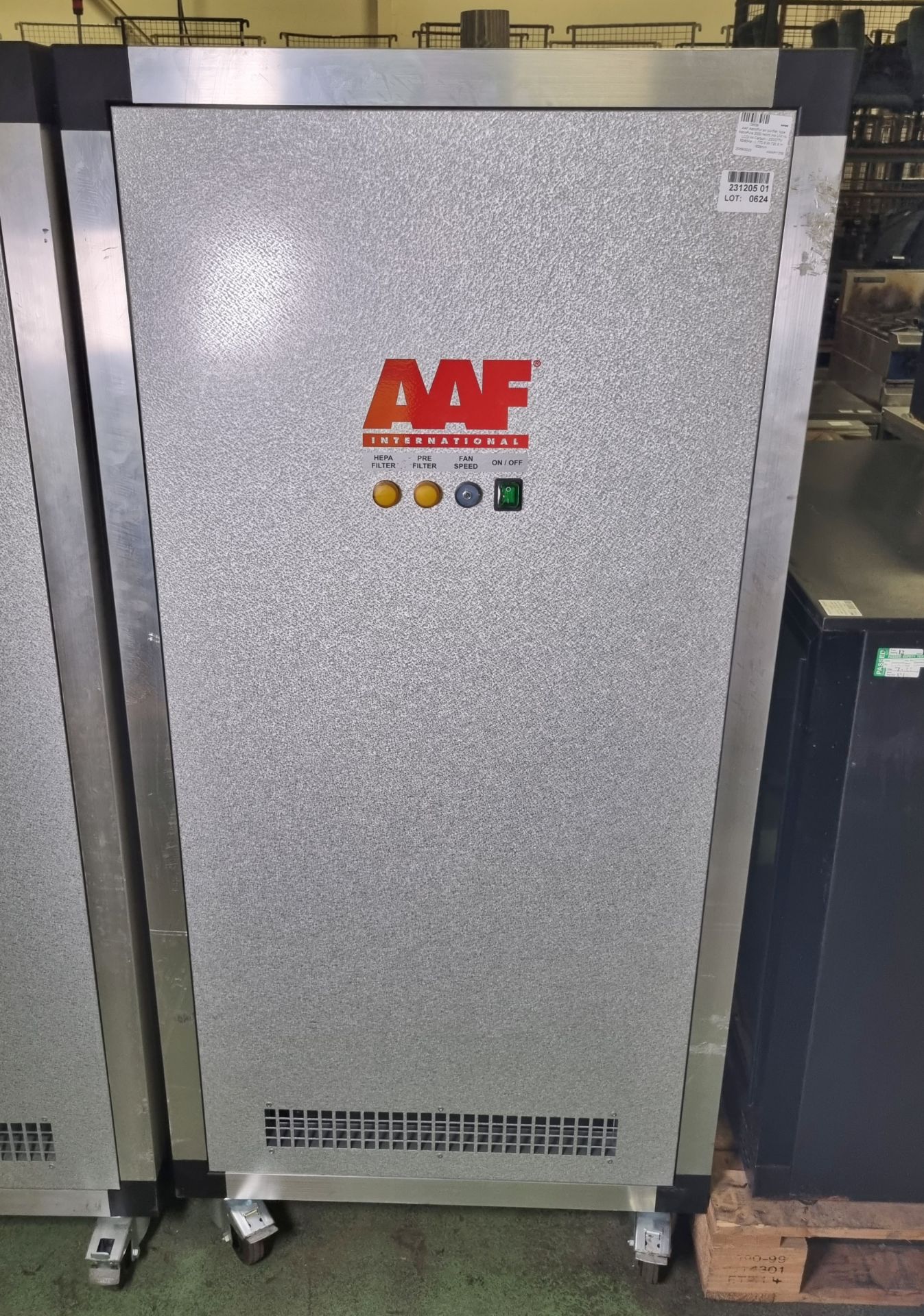 AAF Astro Pur air purifier, type AstroPure 2000 recirc./no UV/ no LCD/ no Carbon - 200 / 277V