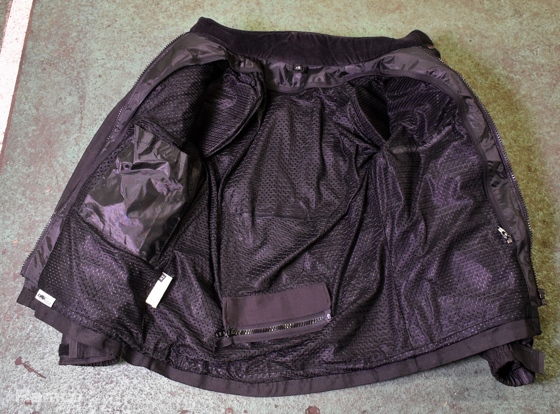Buffalo black textile motorcycle jacket - Size: XS, Targa black and red textile motorcycle jacket - Image 9 of 15