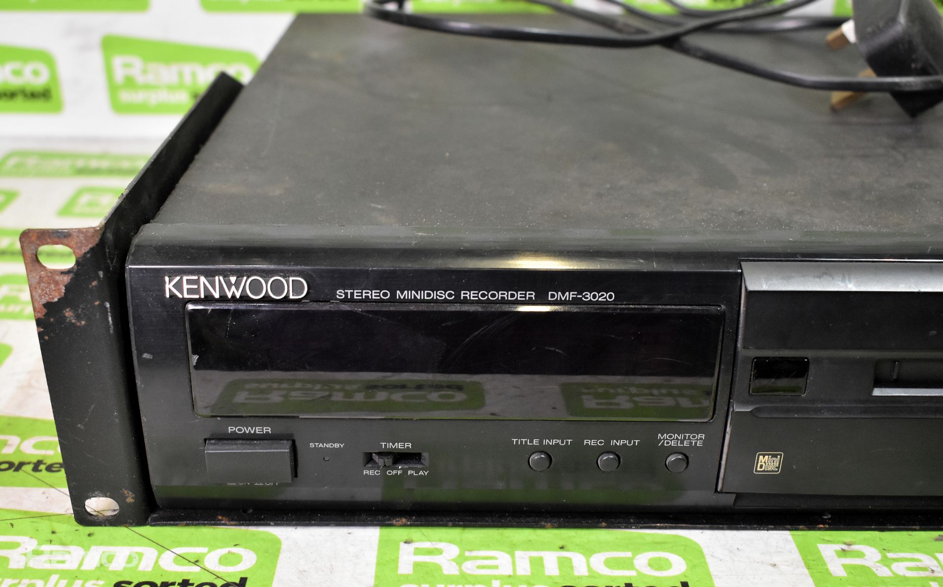 Kenwood DMF-3020 minidisc player, 230V 50Hz - L 490 x W 390 x H 90mm, Sony 530 AM/FM stereo tuner - Image 3 of 14