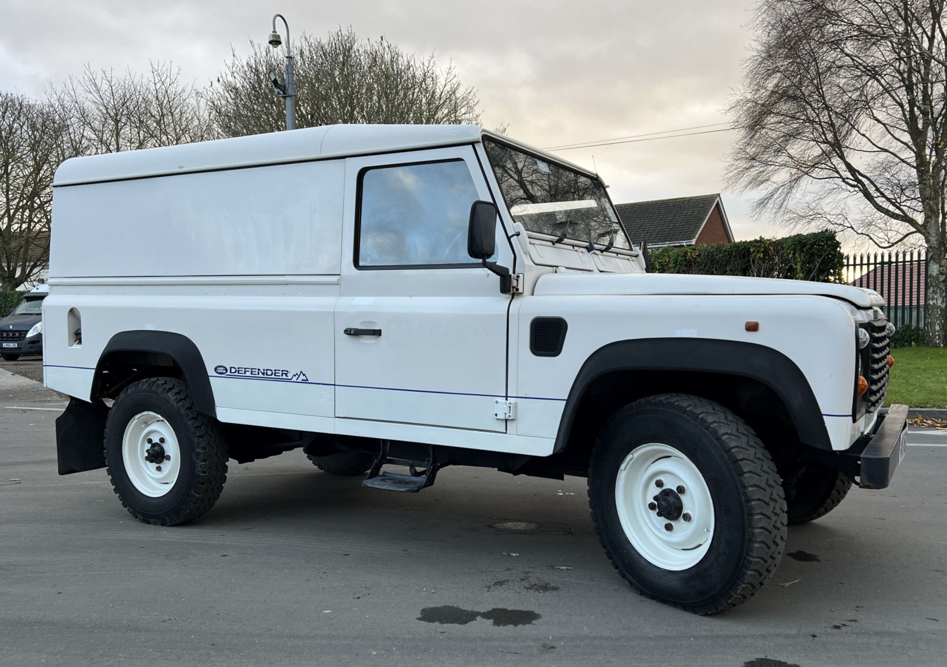 Land Rover Defender 110TDI - 1995 - Very low mileage at 24095 miles - 2.5L diesel - white