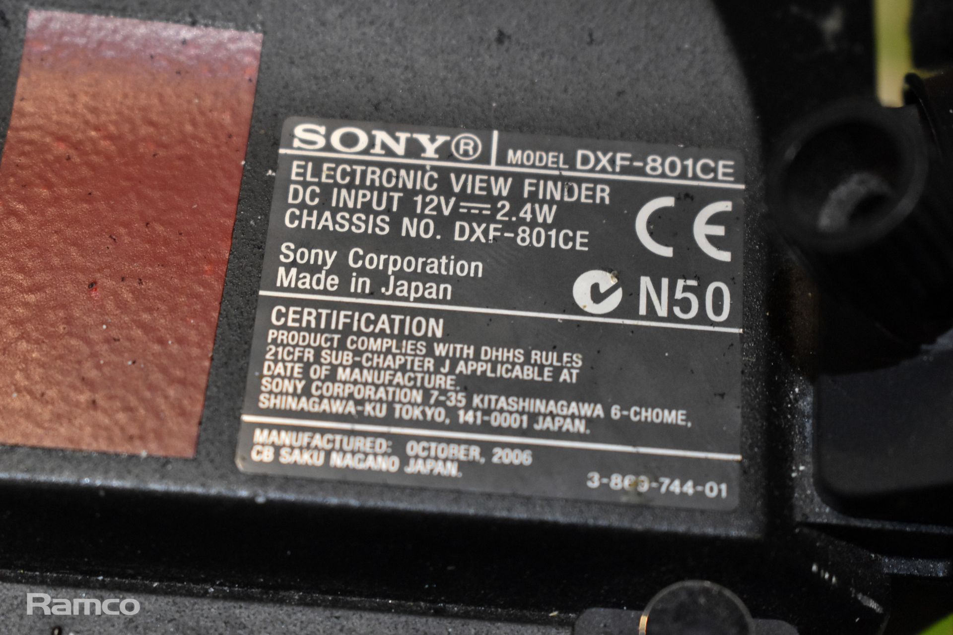 Sony DSR-450WSP digital camcorder with sony DXF-801CE viewfinder - NO LENS - Image 13 of 14