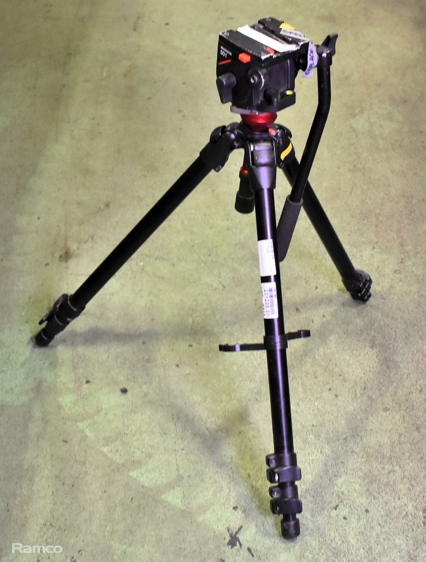 Manfrotto 745B tripod with Manfrotto 501 head - ONE LEG SECTION MISSING - Bild 2 aus 7