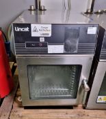 Lincat CombiSlim 1.06 stainless steel counter top injection combi oven - W 520 x D 970 x H 700mm