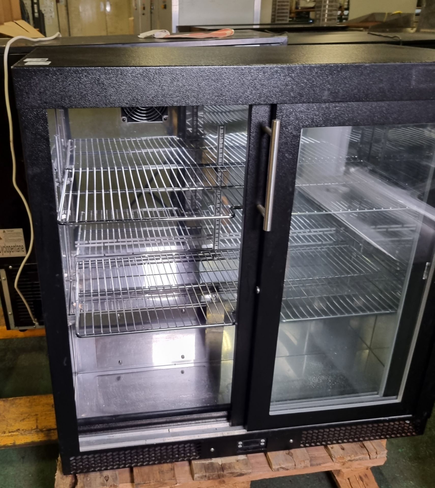 IMC M90SD bottle cooler (door is jammed) - 230V 50Hz - L 950 x W 550 x H 890mm - Image 2 of 4