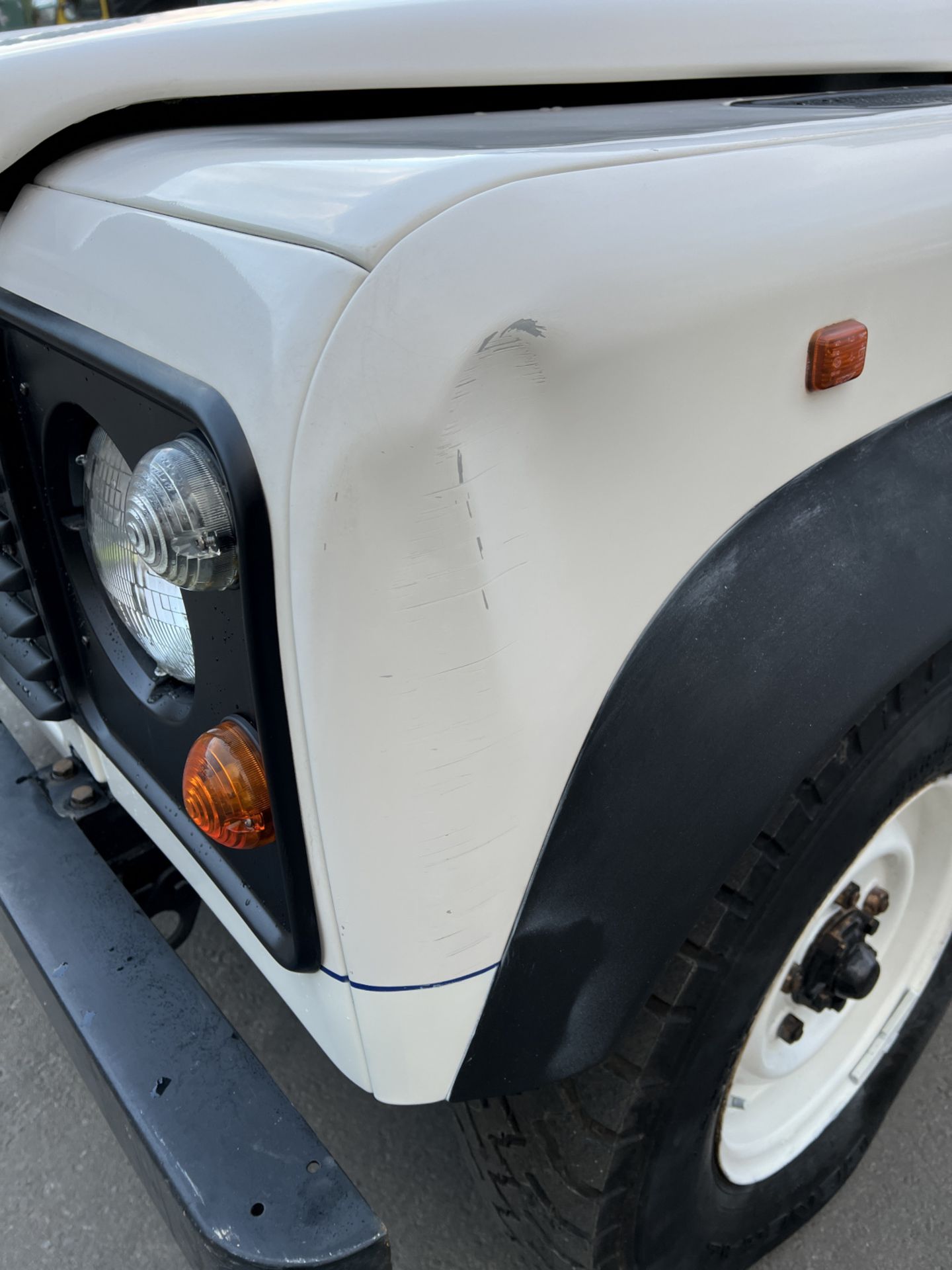 Land Rover Defender 110TDI - 1995 - Very low mileage at 24095 miles - 2.5L diesel - white - Image 38 of 49